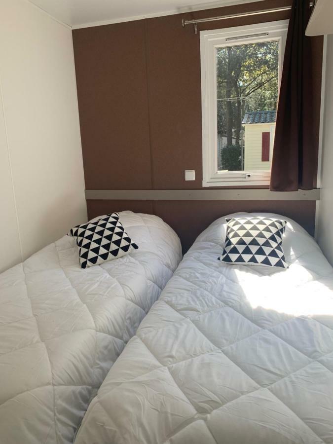 Mobil Home Les Pierres Couchees 4* St Brevin Les Pins Saint-Brevin-les-Pins Bagian luar foto